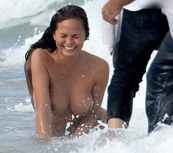 Chrissy Teigen / ChrissyTeigen Nude Leaks - Fapello - #16