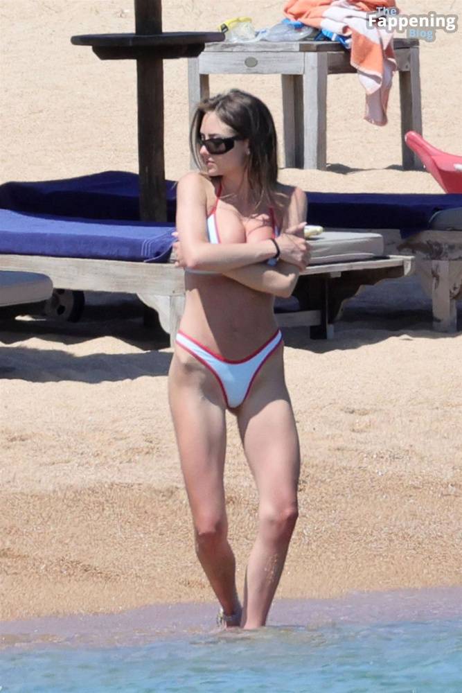 Leni Klum Displays Her Sexy Assets in a Bikini on the Beach in Sardinia (110 Photos) - #97