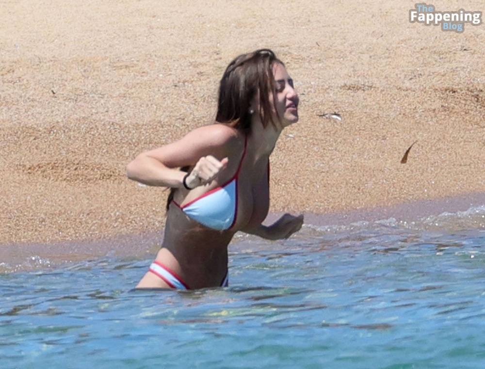 Leni Klum Displays Her Sexy Assets in a Bikini on the Beach in Sardinia (110 Photos) - #98