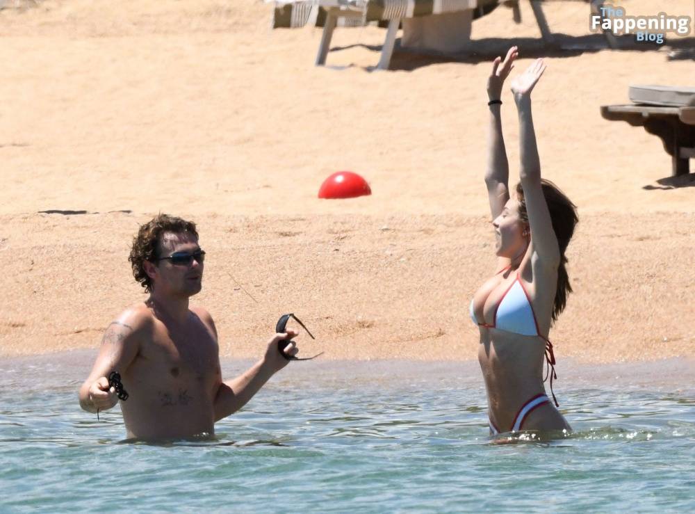 Leni Klum Displays Her Sexy Assets in a Bikini on the Beach in Sardinia (110 Photos) - #8