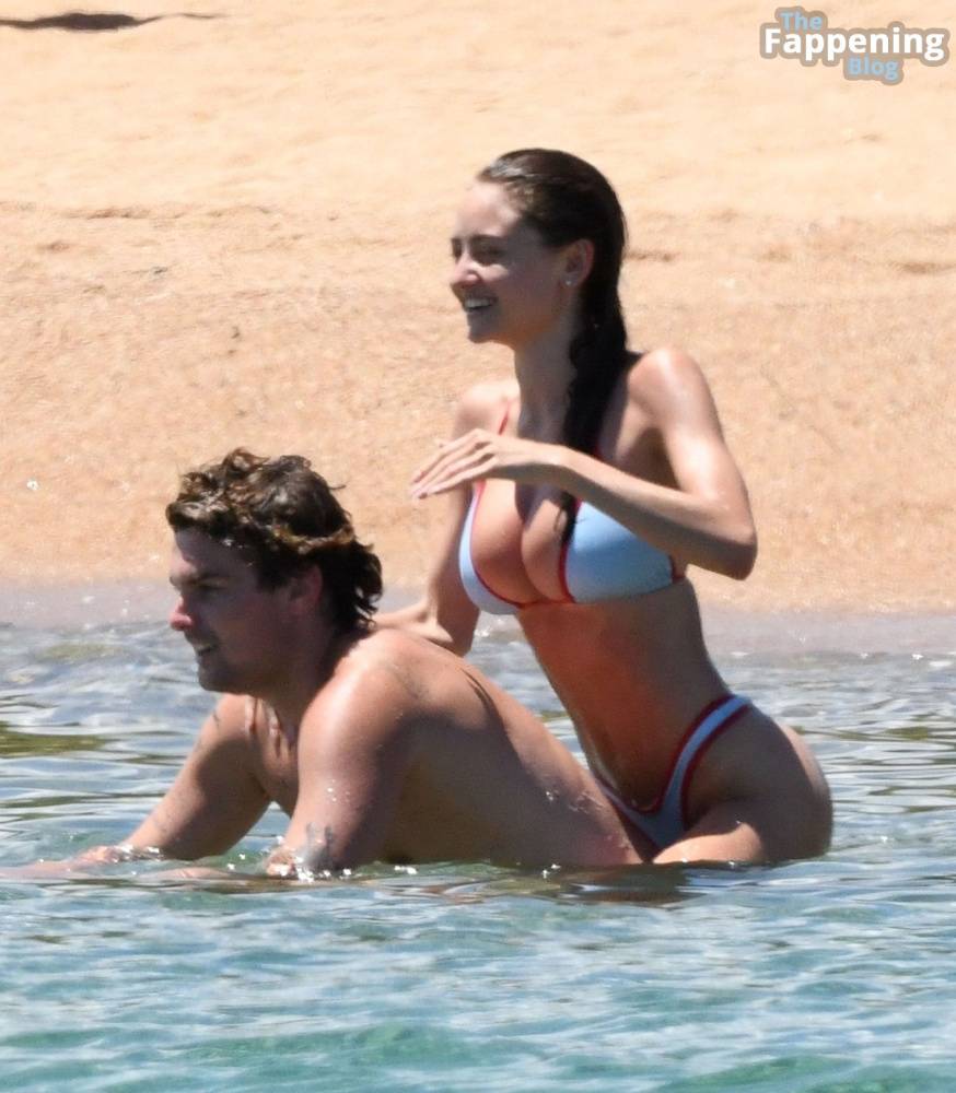 Leni Klum Displays Her Sexy Assets in a Bikini on the Beach in Sardinia (110 Photos) - #13