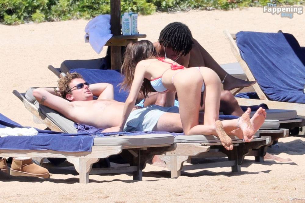 Leni Klum Displays Her Sexy Assets in a Bikini on the Beach in Sardinia (110 Photos) - #95