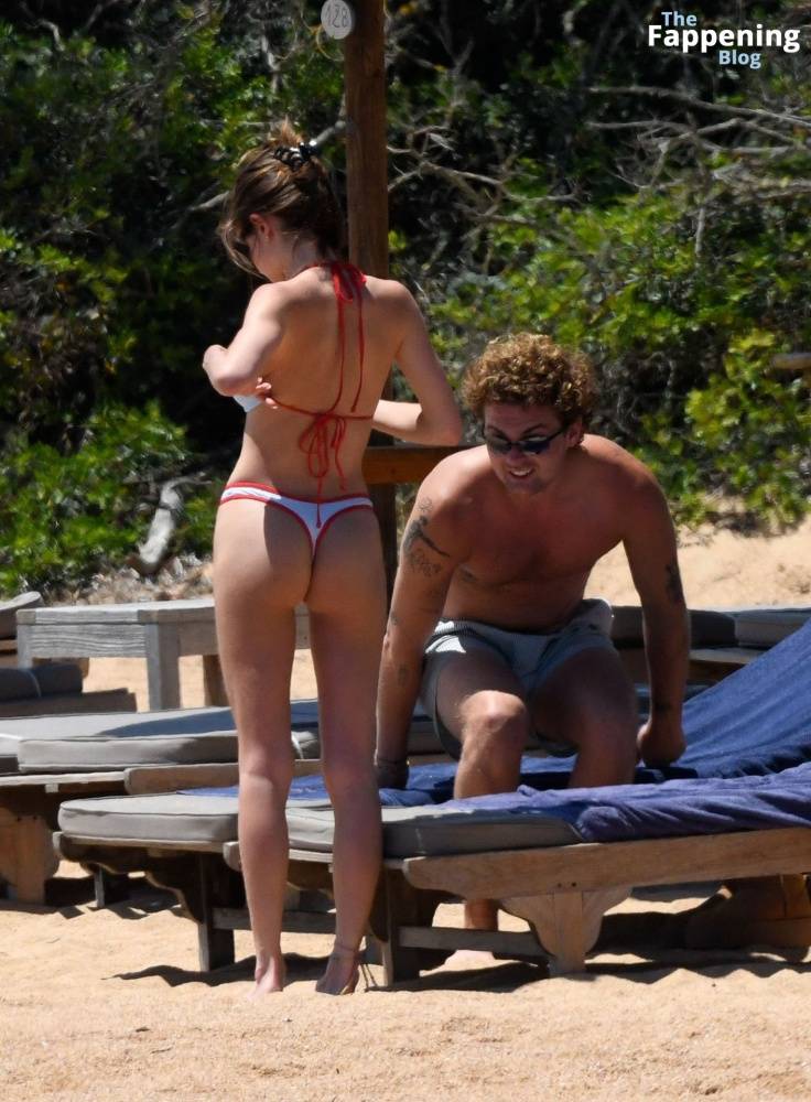 Leni Klum Displays Her Sexy Assets in a Bikini on the Beach in Sardinia (110 Photos) - #3