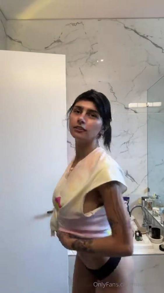 Mia Khalifa Nude Bathroom OnlyFans Livestream Leaked - #22