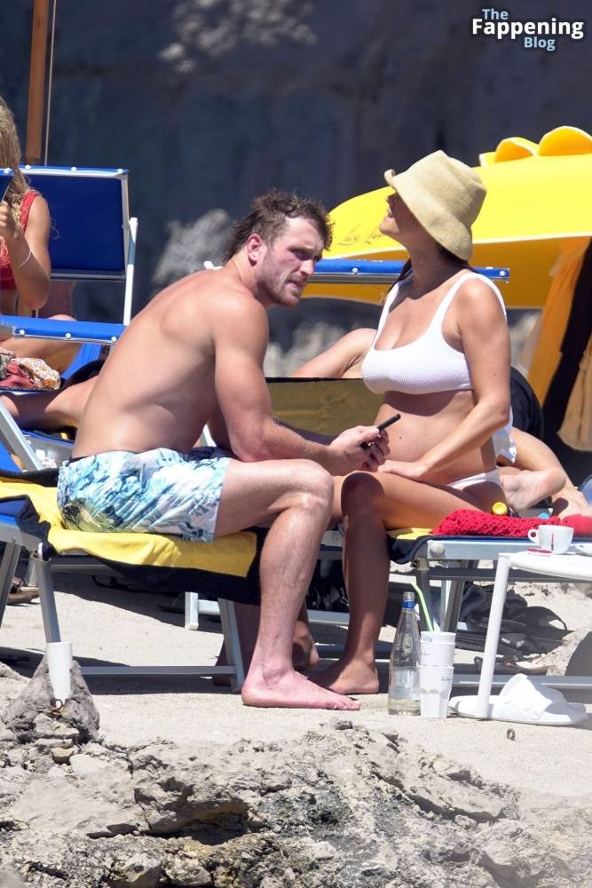 Nina Agdal & Logan Paul Enjoy Their Holiday in Capri (40 Photos) - #26