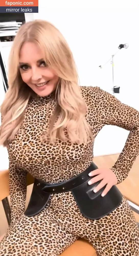 Carol Vorderman aka carolvorders Nude Leaks - #6