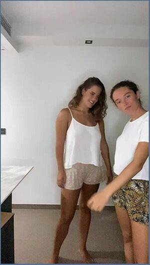 Veronica & Olivia / olivia.veronica.corr / veroliv3 Nude Leaks - #28