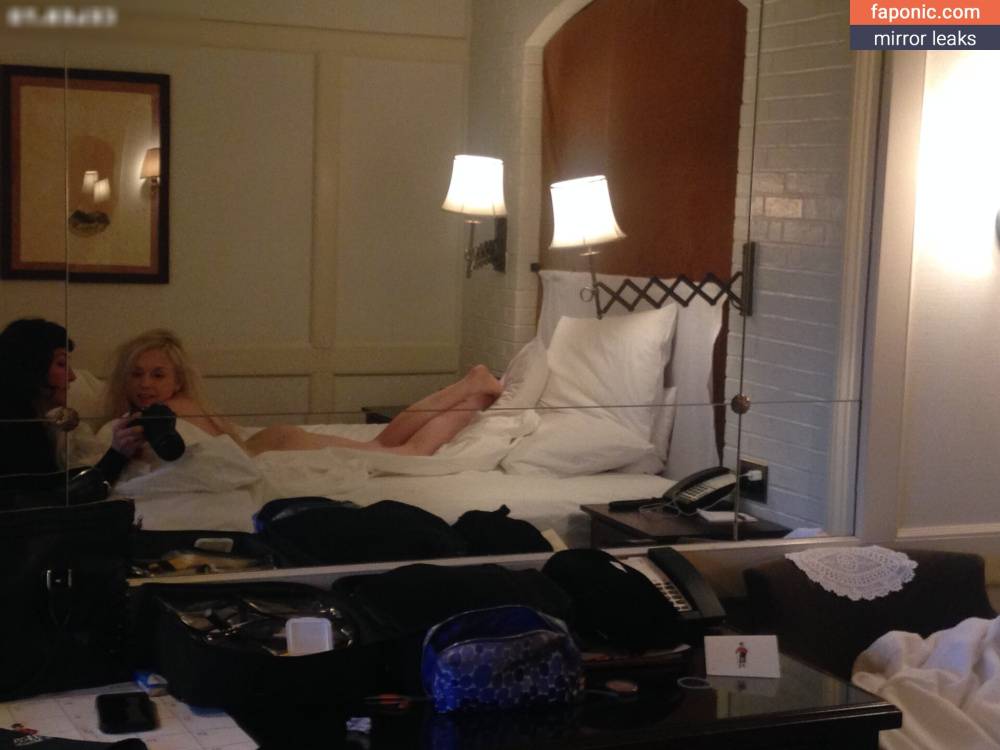 Emily Kinney aka emmykinney Nude Leaks - #17