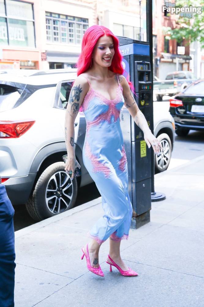 Halsey Heads to a Recording Studio in NYC (20 Photos) - #14