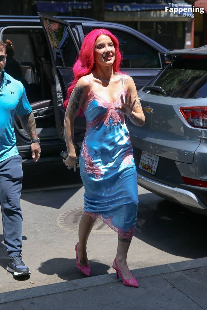 Halsey Heads to a Recording Studio in NYC (20 Photos) - #2