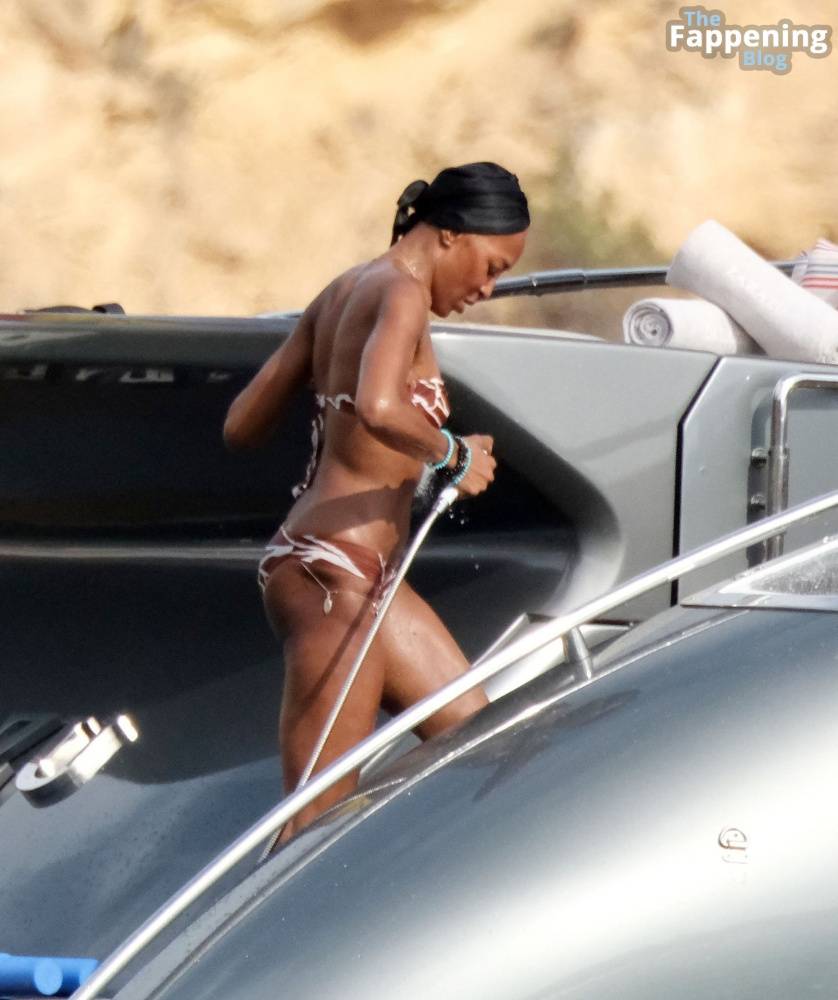 Naomi Campbell, Michelle Rodriguez, Eisa Gonzalez and Afef Jnifen are Seen Out on Holiday in Ibiza (155 Photos) - #13