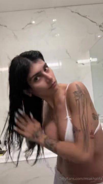 Mia Khalifa Nude Nipple Slip OnlyFans Livestream Leaked - #14