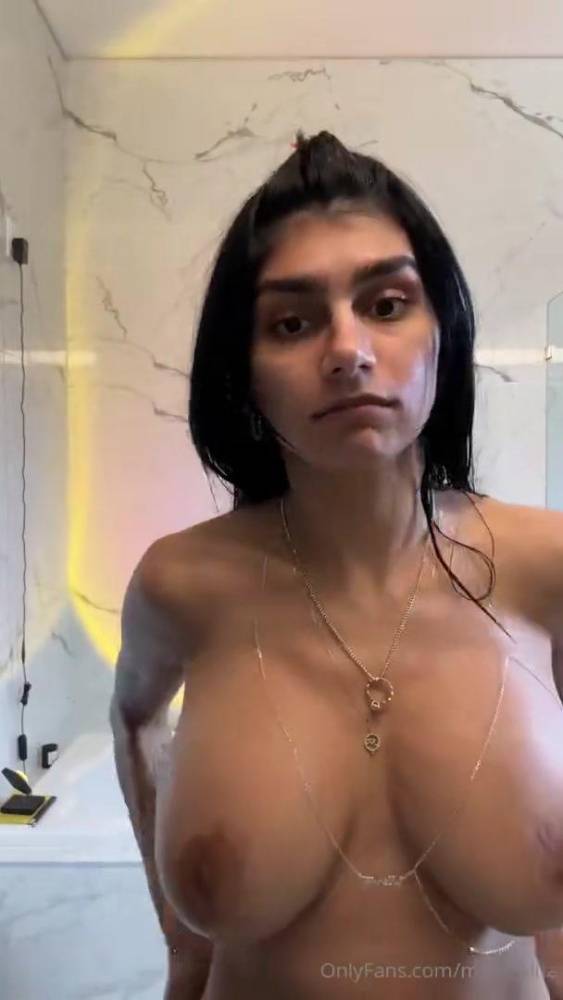 Mia Khalifa Nude Bathroom Livestream OnlyFans Video Leaked - #6