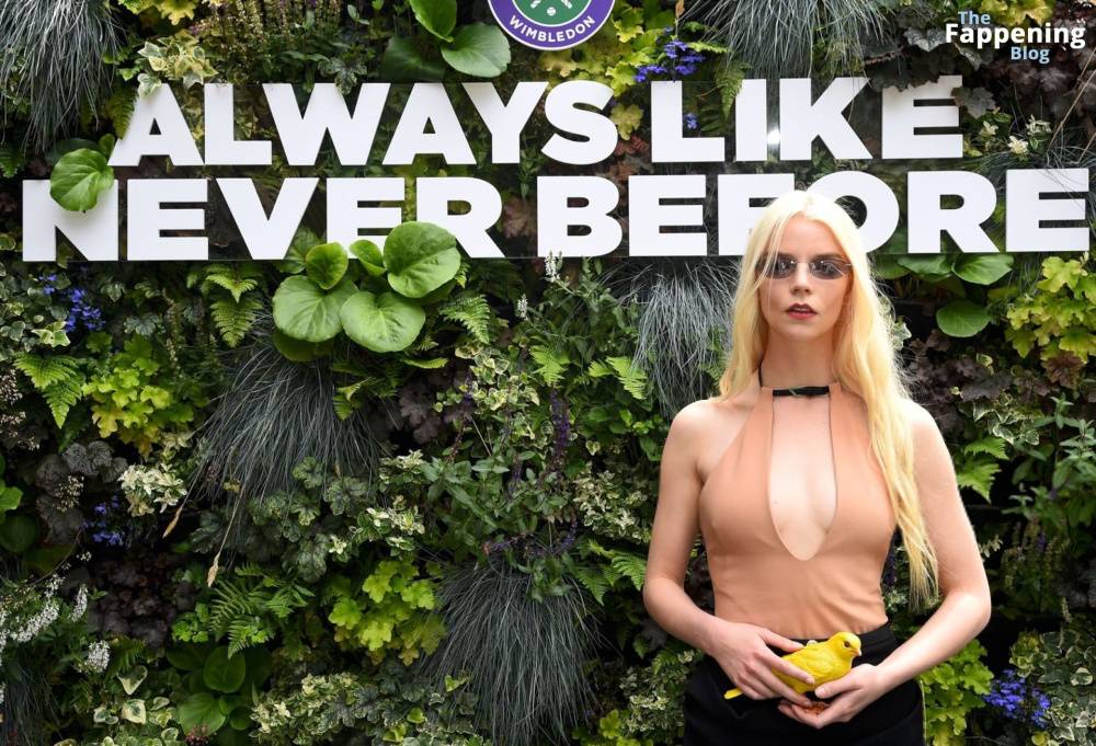 Anya Taylor-Joy & Malcolm McRae Attend The Wimbledon Finals (23 Photos) - #9