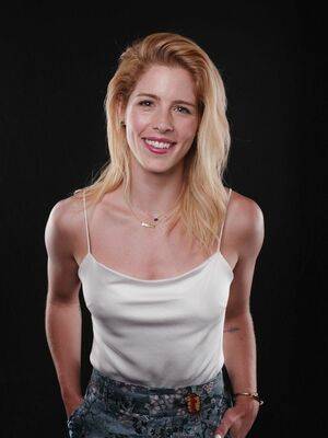 Emily Bett Rickards / emilybett Nude Leaks - Fapello - #8