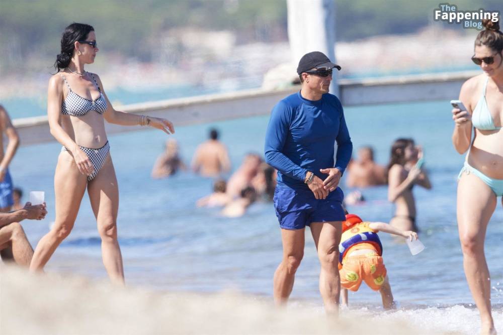 Katy Perry and Her Family Arrive at Le Club 55 in Saint-Tropez (97 Photos) - #23