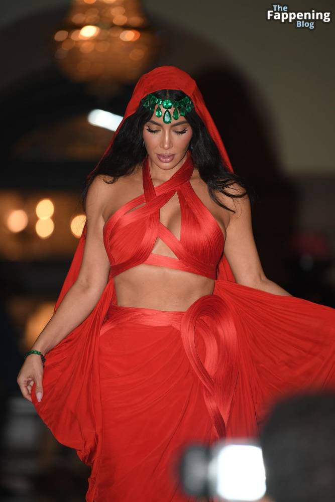 Kim Kardashian Stuns in a Red Dress in Mumbai (33 Photos) - #24