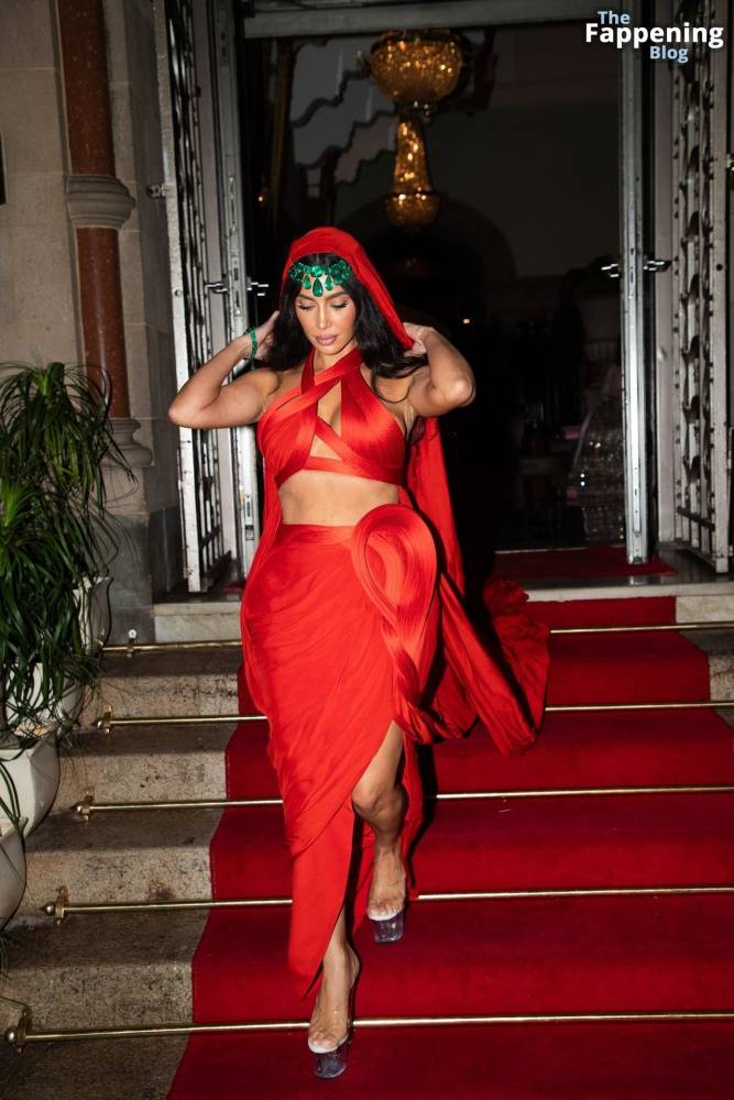 Kim Kardashian Stuns in a Red Dress in Mumbai (33 Photos) - #5