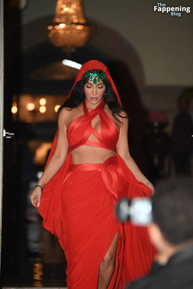 Kim Kardashian Stuns in a Red Dress in Mumbai (33 Photos) - #21