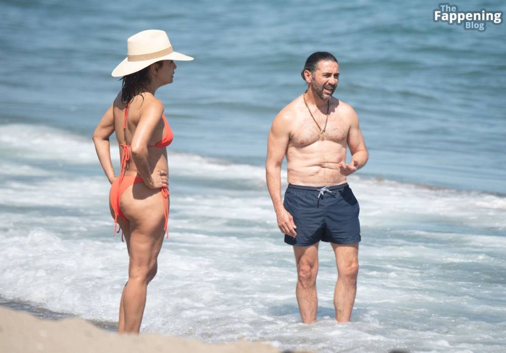 Eva Longoria Shows Off Her Curves on the Beach (16 Photos) - #15