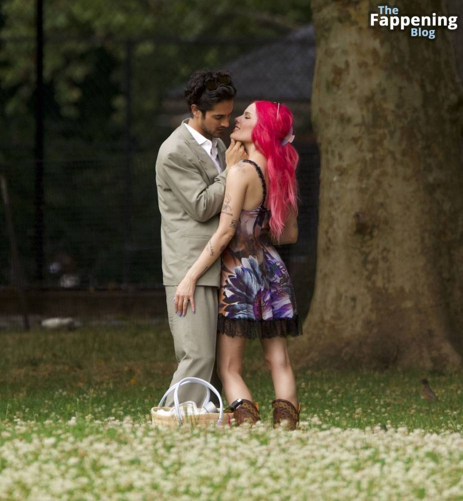 Halsey & Avan Jogia Enjoy Their Romantic Picnic in New York (44 Photos) - #4