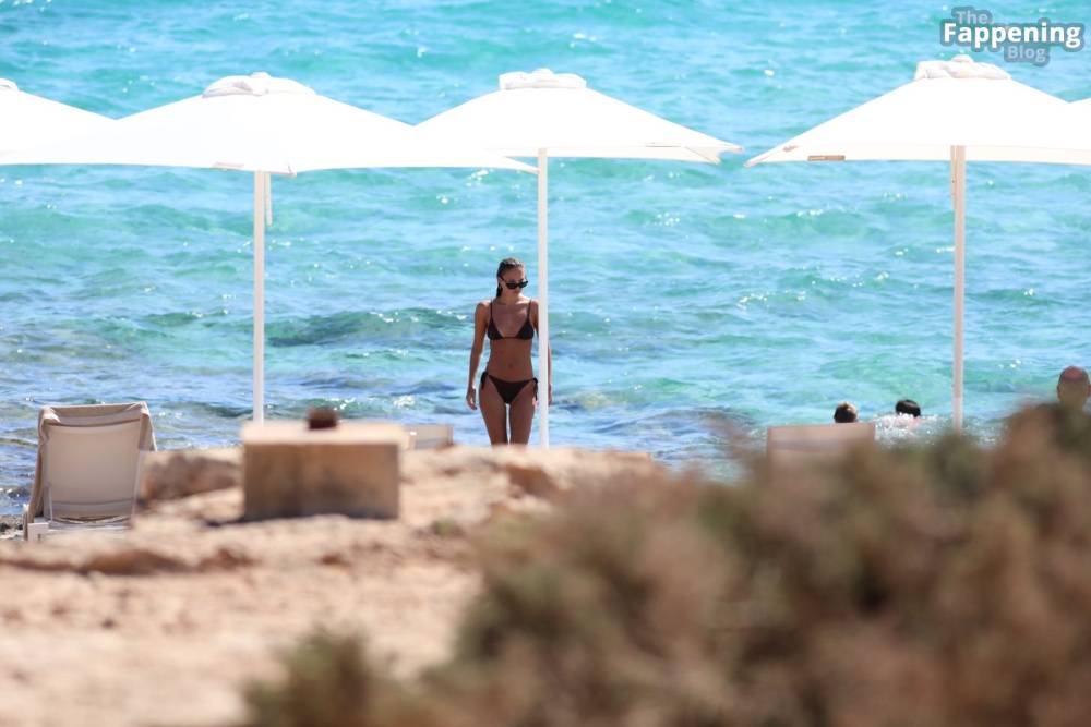 Lila Grace Moss Flaunts Her Sexy Slender Figure in Formentera (65 Photos) - #15