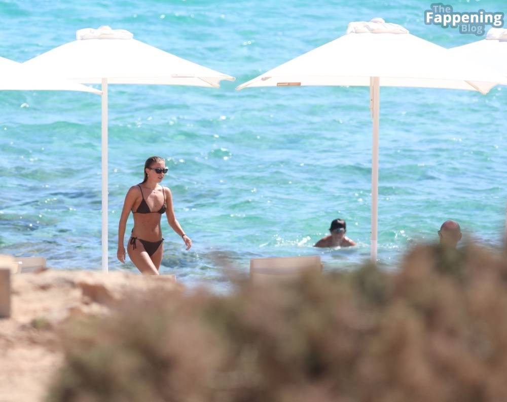 Lila Grace Moss Flaunts Her Sexy Slender Figure in Formentera (65 Photos) - #19