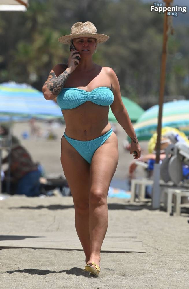 Kerry Katona Flashes Her Nude Boob on the Beach (70 Photos) - #2