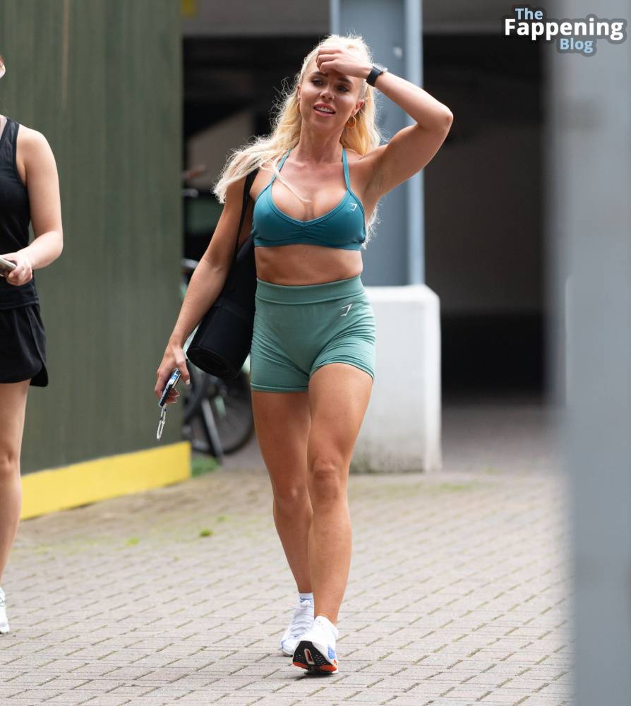 Gabby Allen Flaunts Her Toned Body While Out in Hackney Wick (20 Photos) - #13