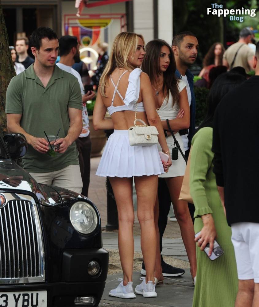 Kimberley Garner Looks Sexy in a White Outfit While Out with Friends in Chelsea (30 Photos) - #26