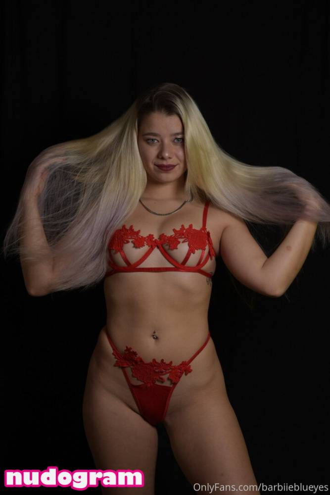 Barbiieblueyes / barbiieblueyes Nude Leaks OnlyFans - TheFap - #2