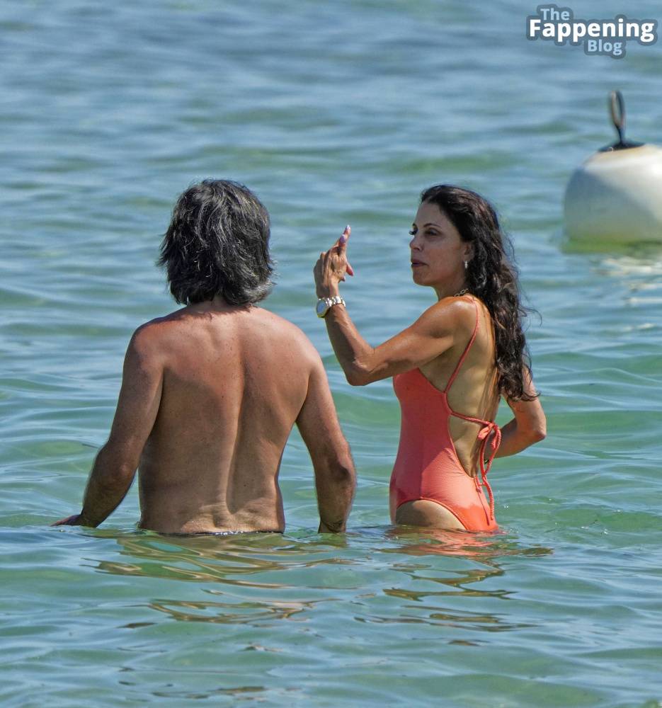 Bethenny Frankel Shows Off Her Sexy Boobs in a Swimsuit on the Beach in Saint Tropez (27 Photos) - #10