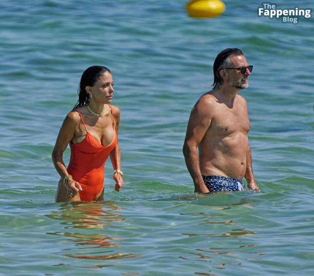 Bethenny Frankel Shows Off Her Sexy Boobs in a Swimsuit on the Beach in Saint Tropez (27 Photos) - #11