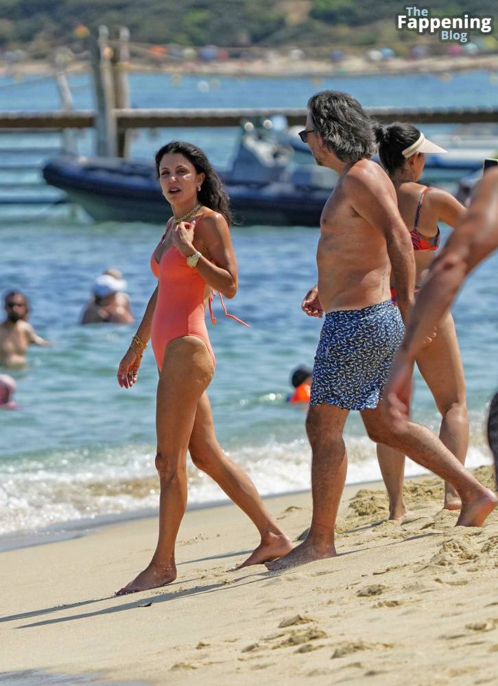 Bethenny Frankel Shows Off Her Sexy Boobs in a Swimsuit on the Beach in Saint Tropez (27 Photos) - #3