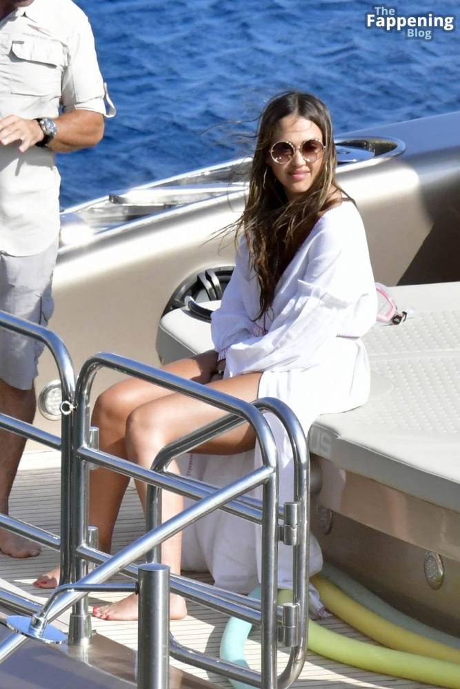 Jessica Alba Enjoys Her Family Vacation in Mykonos (68 Photos) - #5