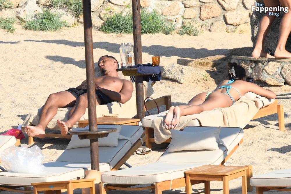 Sandra Shehab & William Saliba Take a Break in Sardinia (66 Photos) - #15