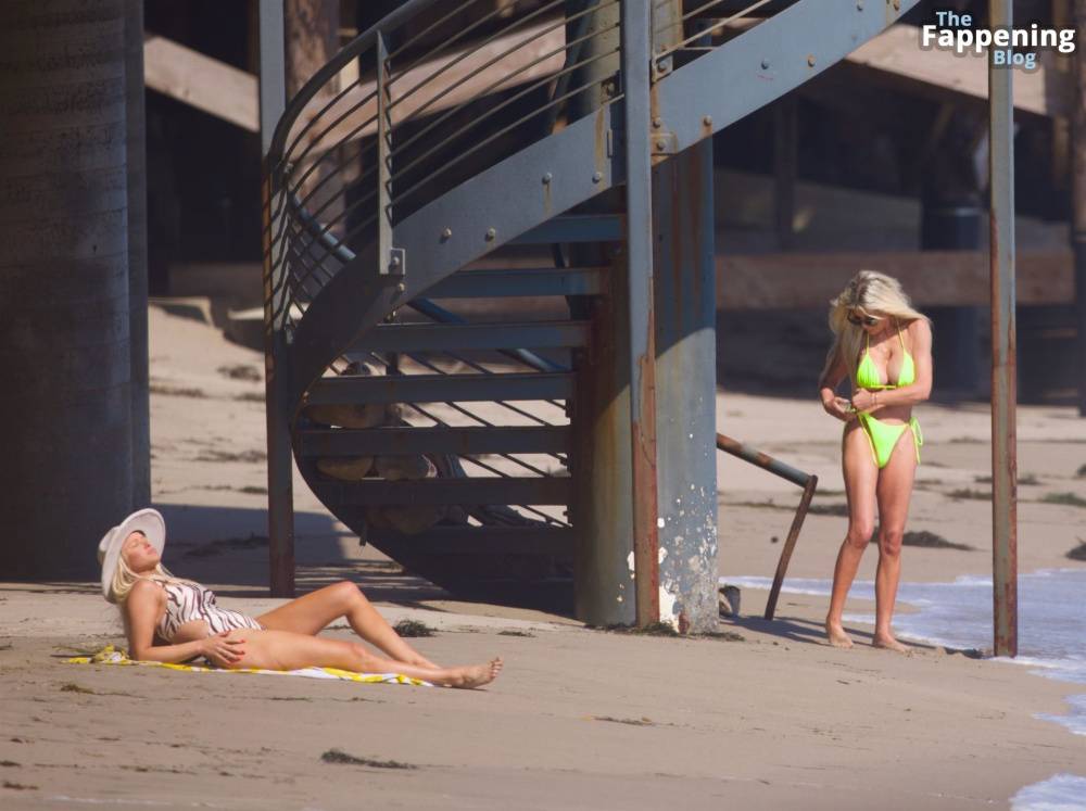 Tori Spelling Looks Smoking Hot in a Bikini as She Hits the Beach in Malibu (24 Photos) - #18