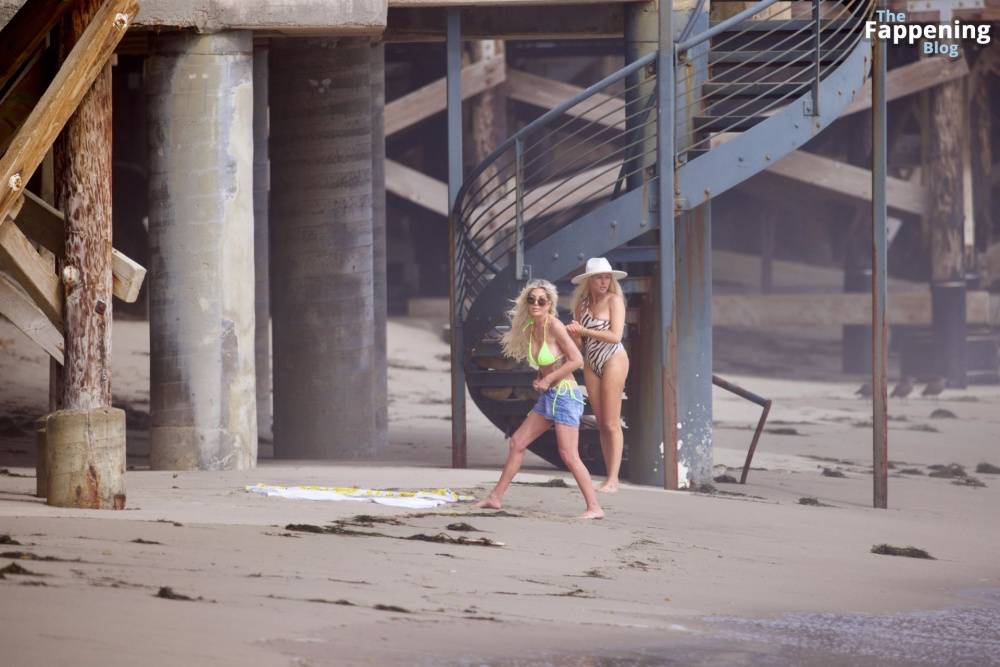 Tori Spelling Looks Smoking Hot in a Bikini as She Hits the Beach in Malibu (24 Photos) - #13