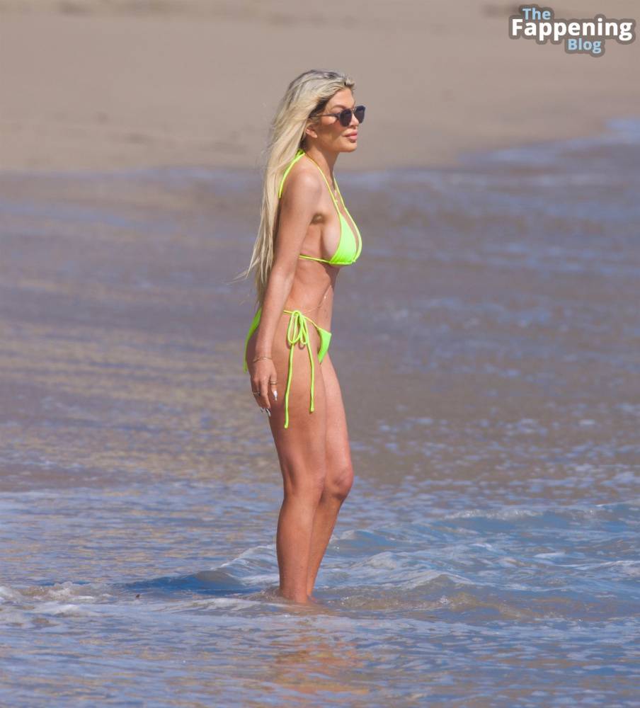 Tori Spelling Looks Smoking Hot in a Bikini as She Hits the Beach in Malibu (24 Photos) - #8