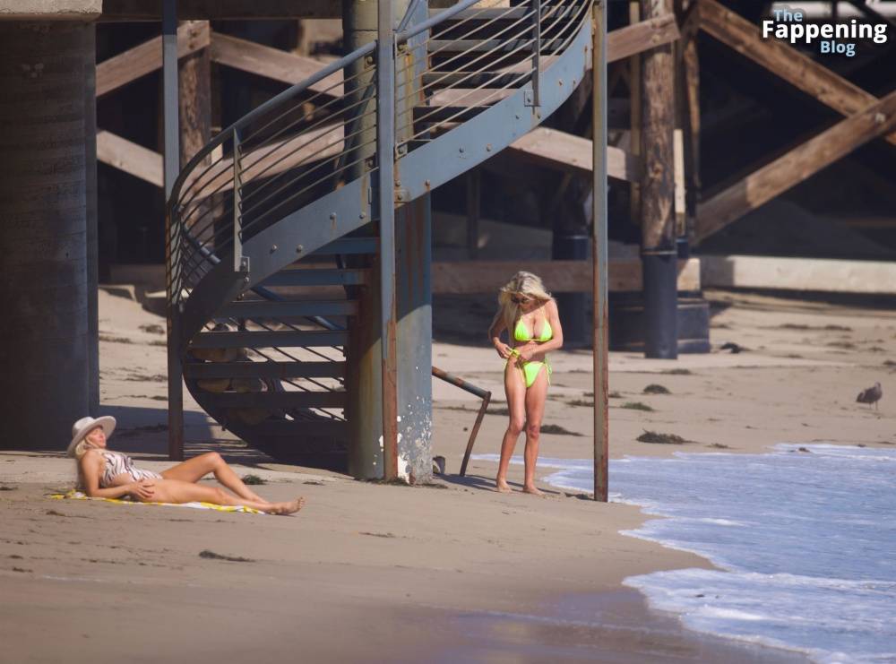 Tori Spelling Looks Smoking Hot in a Bikini as She Hits the Beach in Malibu (24 Photos) - #4