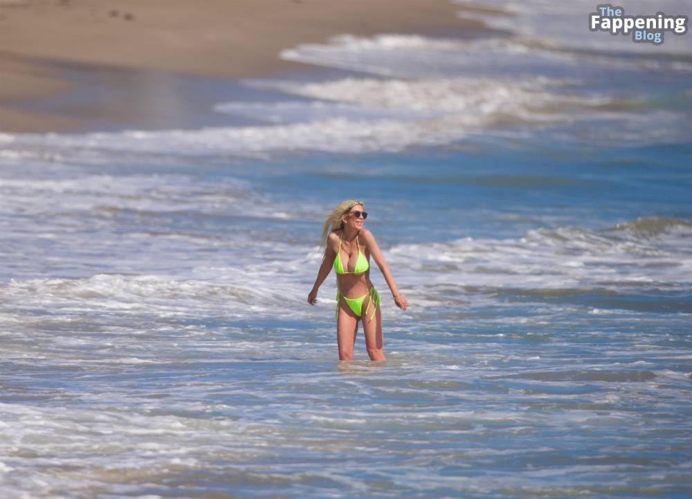 Tori Spelling Looks Smoking Hot in a Bikini as She Hits the Beach in Malibu (24 Photos) - #5