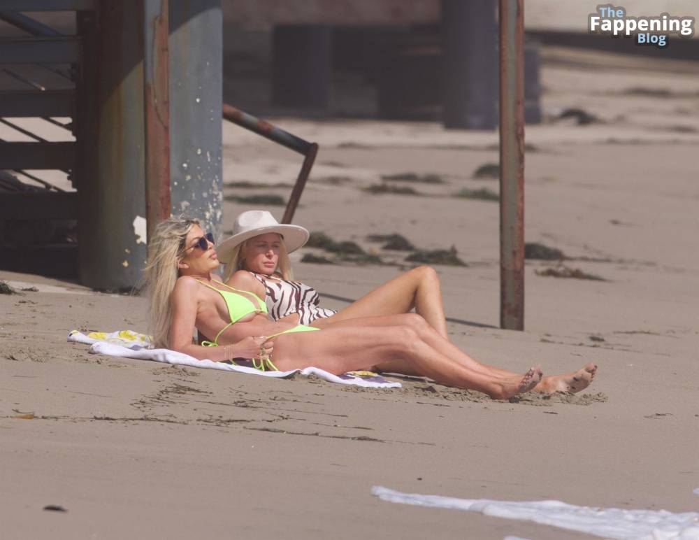 Tori Spelling Looks Smoking Hot in a Bikini as She Hits the Beach in Malibu (24 Photos) - #15
