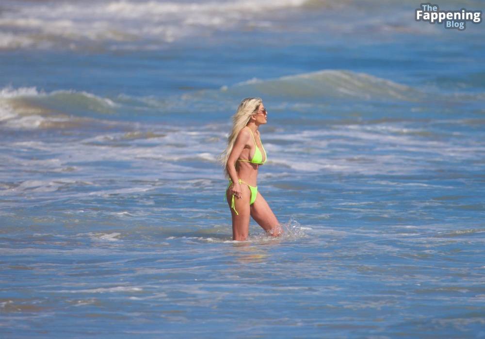 Tori Spelling Looks Smoking Hot in a Bikini as She Hits the Beach in Malibu (24 Photos) - #20