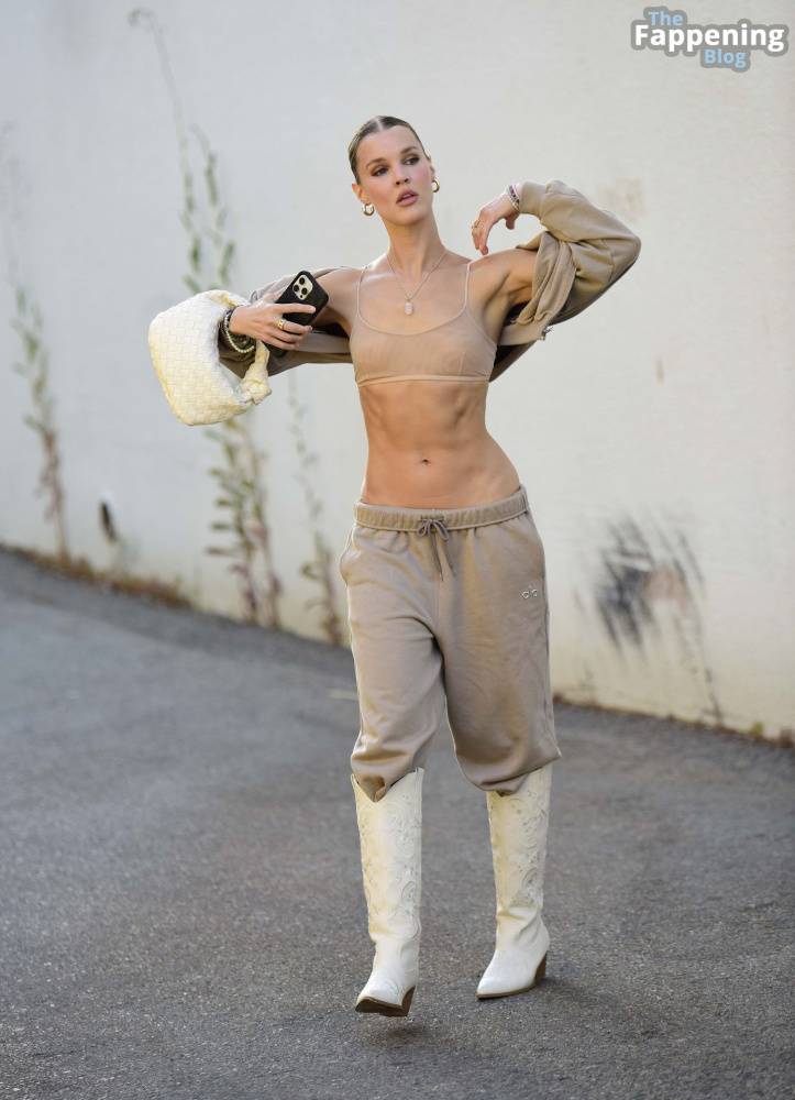 Joy Corrigan Shows Off Her Incredible Abs After a Workout in Beverly Hills (18 Photos) - #9