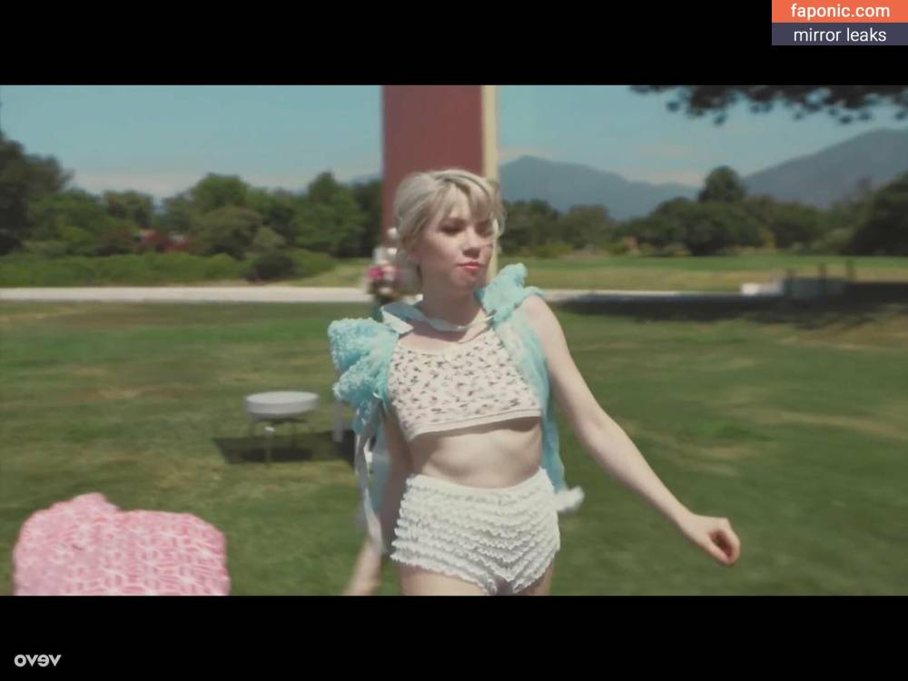 Carly Rae Jepsen aka carlyraejepsen Nude Leaks - #18