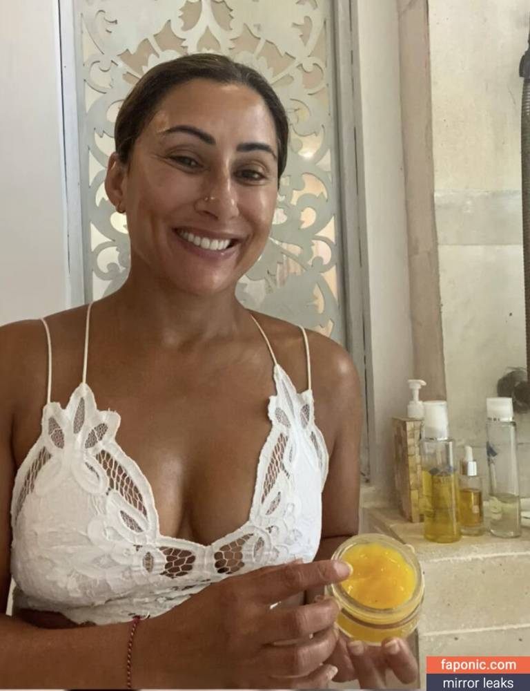 Saira Khan aka iamsairakhan aka sairasbum Nude Leaks - #1