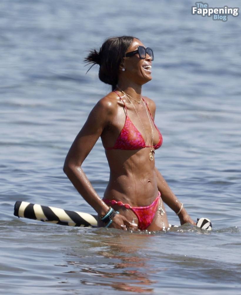 Naomi Campbell, Michelle Rodriguez & Eisa Gonzalez are Seen Having a Fun in the Sun (56 Photos) - #5