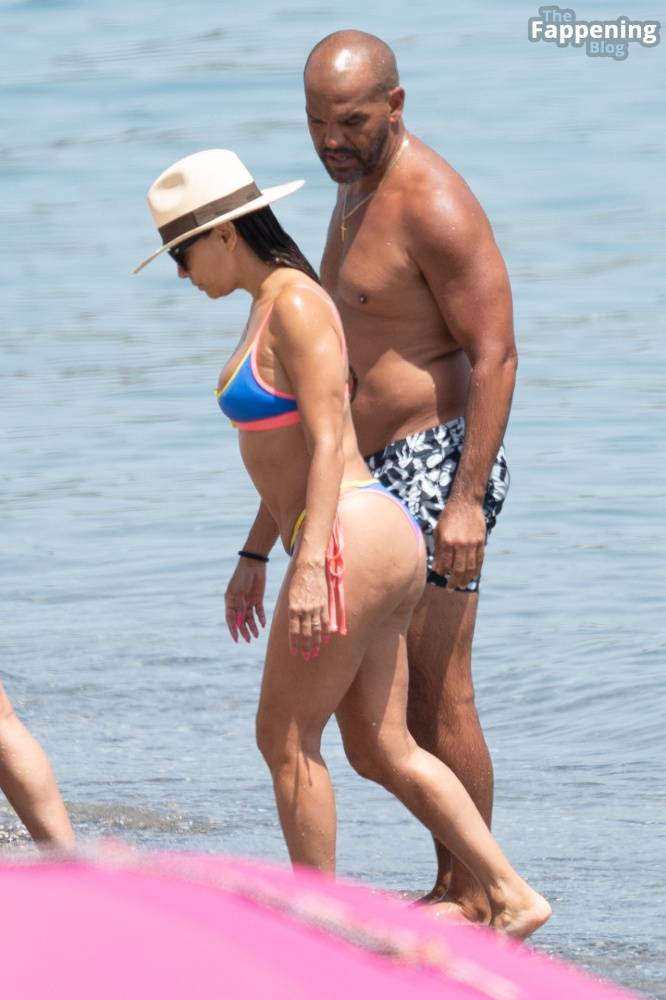 Eva Longoria Displays Her Sexy Assets in a Bikini on the Beach in Spain (59 Photos) - #4