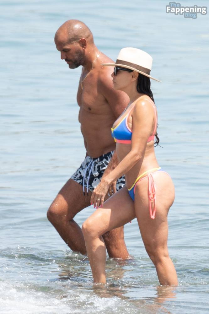 Eva Longoria Displays Her Sexy Assets in a Bikini on the Beach in Spain (59 Photos) - #29