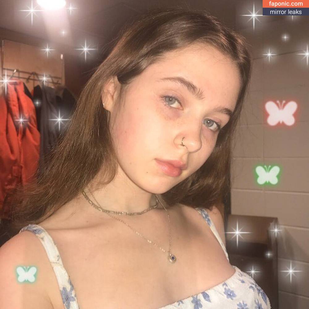 Claire Cottrill aka Clairo Nude Leaks - #11